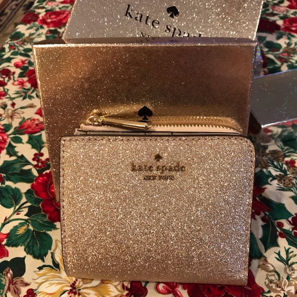 🌟KATE SPADE WALLET NWT 🎉HOST PICK - Picture 8 of 16